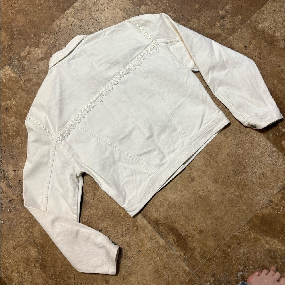 VINTAGE 80’s JORDACHE white denim jacket with ricrac trim - Picture 9 of 10
